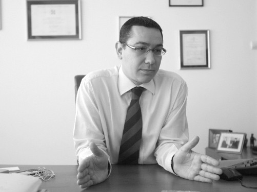 Traian Ungureanu: Ponta pe divan