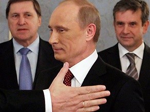 Starea lui Putin şi o pată pe obrazul său stârnesc speculaţii în presă