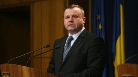 Ministerul Muncii:Pensii îngheţate şi salariul minim peste 650 de lei