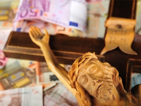 Biserica Ortodoxă intră în afaceri cu pompe funebre