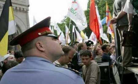 Ziarişti şi bloggeri ruşi protestează, după atacul asupra unui jurnalist