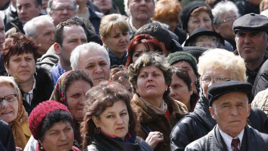 INS: Populaţia României, în scădere şi în septembrie