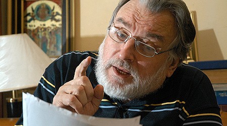 Familia Păunescu: Cenaclul Flacăra nu se poate fără Adrian Păunescu