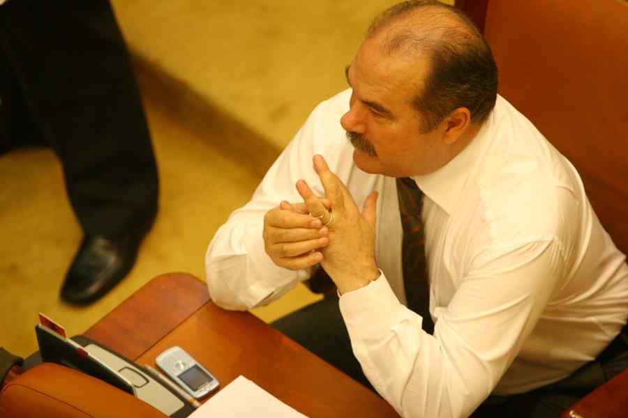 Calimente: Am primit de la un deputat PDL o înjurătură românească în interes naţional