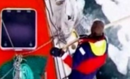 O mică navă rusească a efectuat primul ocol al planetei prin Oceanul Arctic