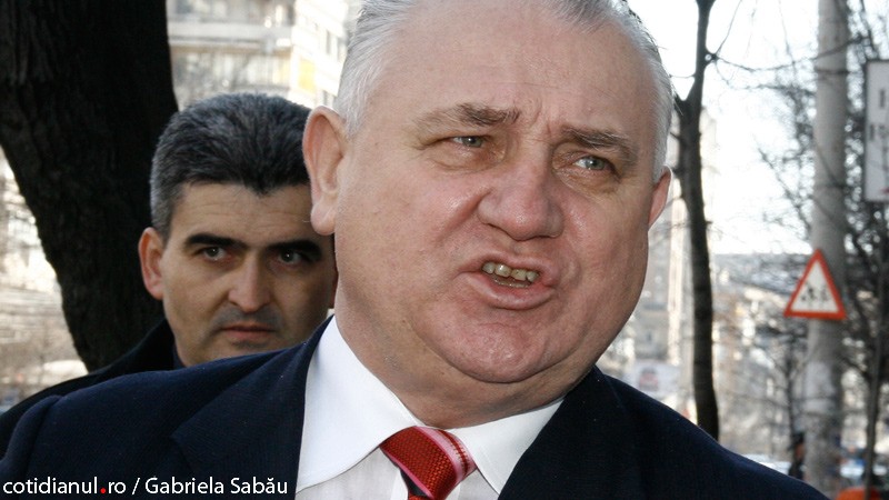 Abraham: Criminalitatea organizată corupe autorităţile şi deturnează bani