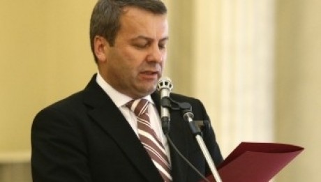 Ialomiţianu: Vom putea plăti pensiile şi salariile în 2011