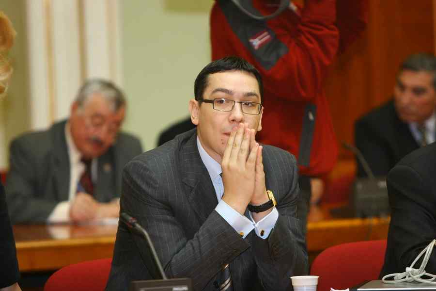 PSD nu îşi retrage semnăturile de pe moţiunea de cenzură