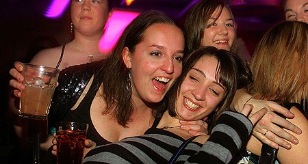 Aproximativ 15% dintre elevii bucureşteni recunosc că au băut alcool