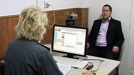 Românii vor avea buletine cu cip şi amprentă digitală din 2011
