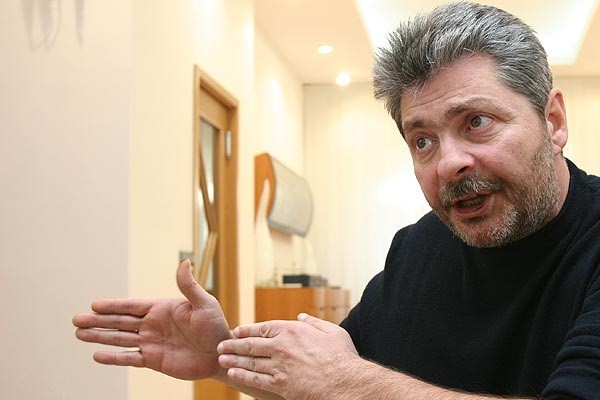 Sorin Ovidiu Vîntu şi Octavian Ţurcan rămân cu interdicţia de a părăsi ţara
