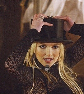 Britney Spears scoate un nou album
