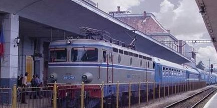 Țara noastră fără cap și fără trenuri