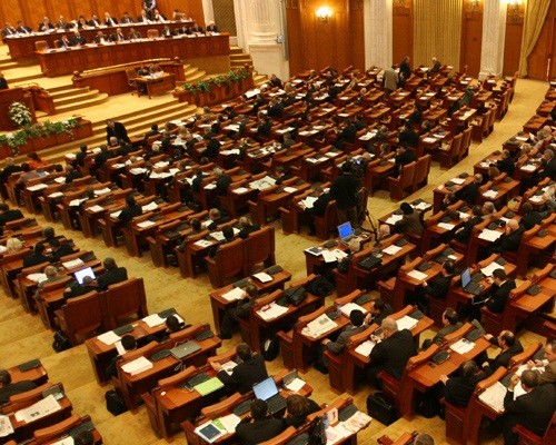 Legea educaţiei, amânată 30 de zile