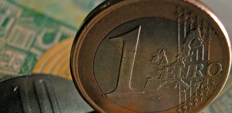 Leu sau euro: Care este cel mai profitabil plasament in 2011