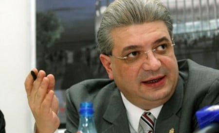 PDL-istul Călin Murg circulă cu maşină de 70.000 de euro, dar în declaraţia de avere are Logan