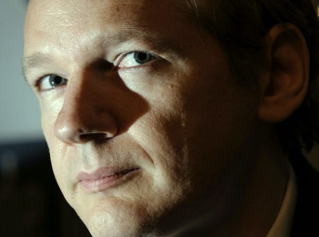 Julian Assange, în celulă de izolare