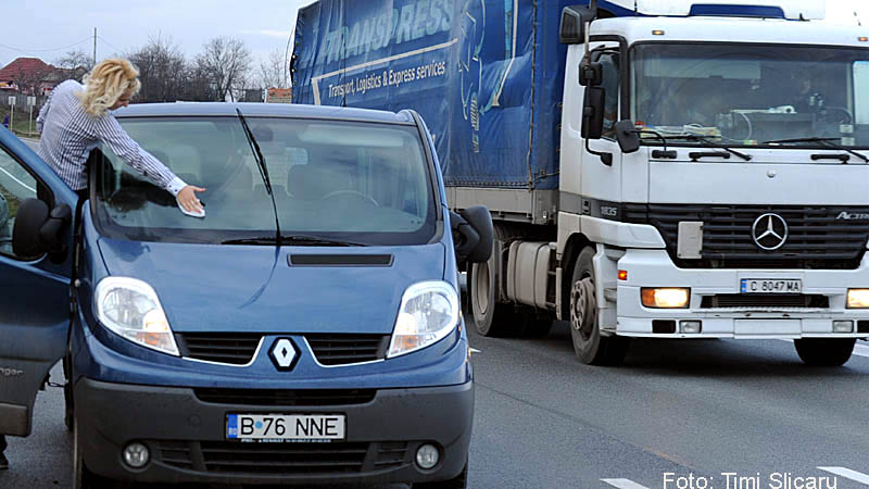 Femeile, şoferi mai buni ca bărbaţii!