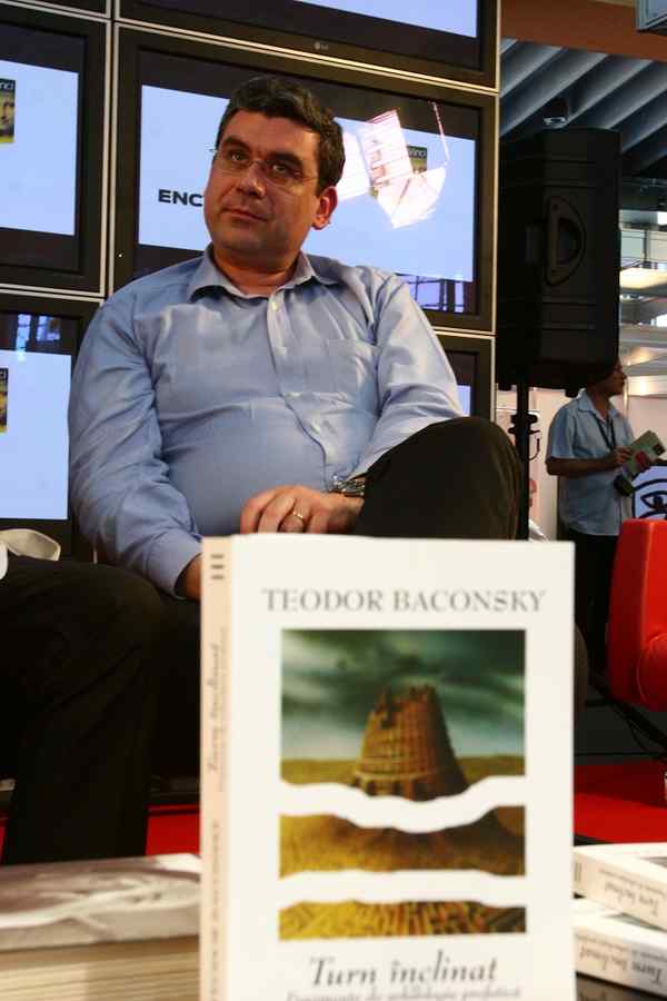 Baconschi: Multă lume crede că Google poate înlocui inteligenţa personală, nu e adevărat