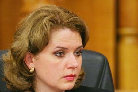 Anastase: Legea educaţiei este considerată adoptată, după retragerea semnăturilor PNL de pe moţiune