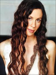 Alanis Morissette a născut un băieţel
