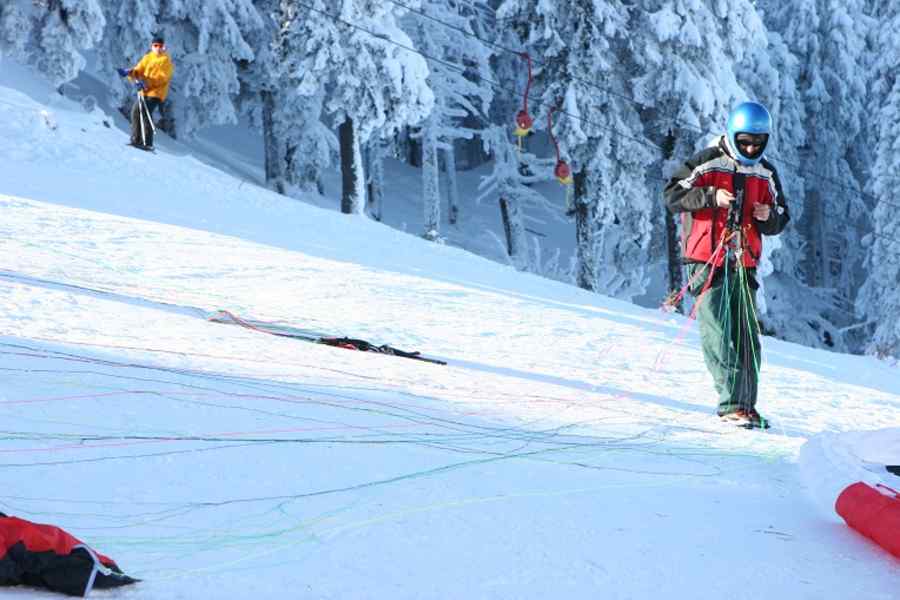 Firmele îşi trimit angajaţii în vacanţă de Sărbători