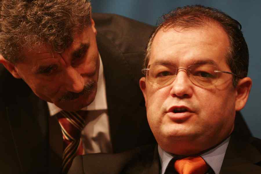 Oltean: Cea mai mare greşeală a lui Boc – încercarea de impozitare a pensiilor