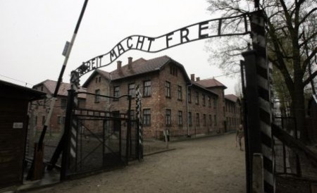Mesaj nazist dedicat protestatarilor, pe pagina de Facebook unui oficial de la prefectura Mureş