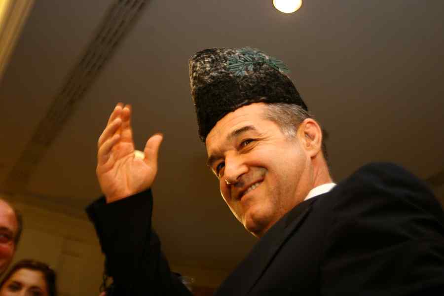 Gigi Becali, achitat în dosarul Valiza
