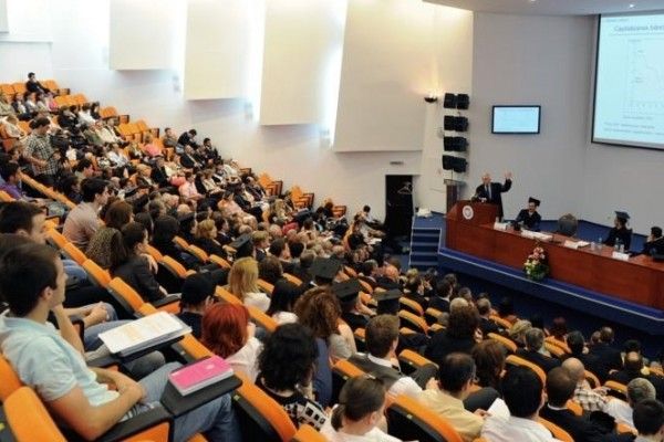 Examenul de admitere obligatoriu la facultate ar putea fi reintrodus