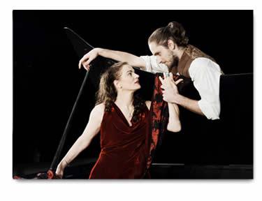 Încălziţi-vă sufletul cu teatru