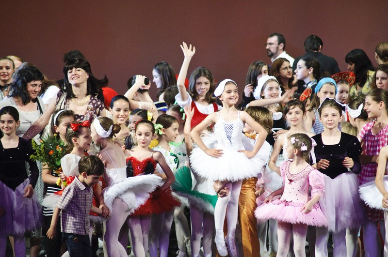 Invitaţie în universul dansului, teatrului şi cărţilor pentru copii