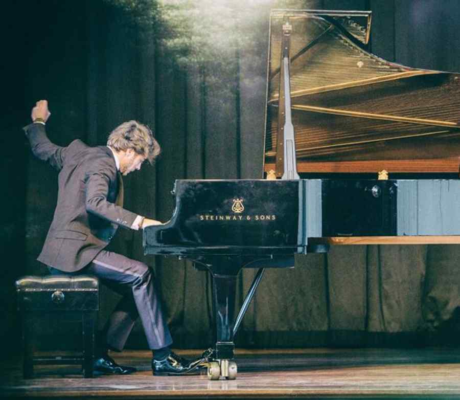Muzicienii noştri celebrează Ziua României pe meridianele lumii
