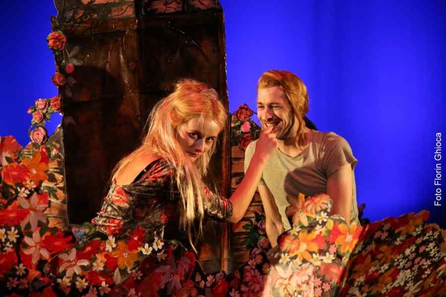 Premiere teatrale la Bucureşti şi Timişoara