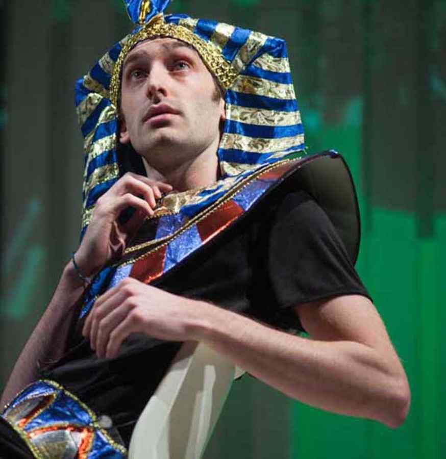 Conexiuni teatrale în mijloc de vară