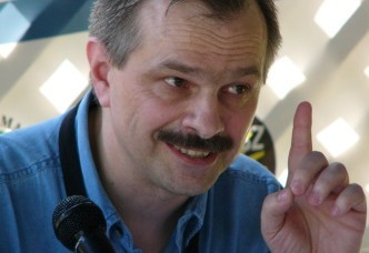 Stan: Românii din zonele populate majoritar cu maghiari ar trebui să înveţe ungureşte