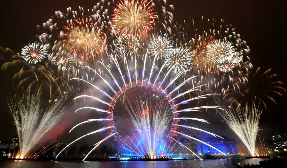 Cele mai spectaculoase jocuri de artificii din lume la intrarea în 2014 (foto)