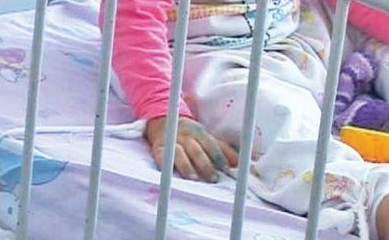 Conducerea SJU confirmă cumpărarea a două hamuri pentru a lega de pat copiii  în „cazuri speciale”