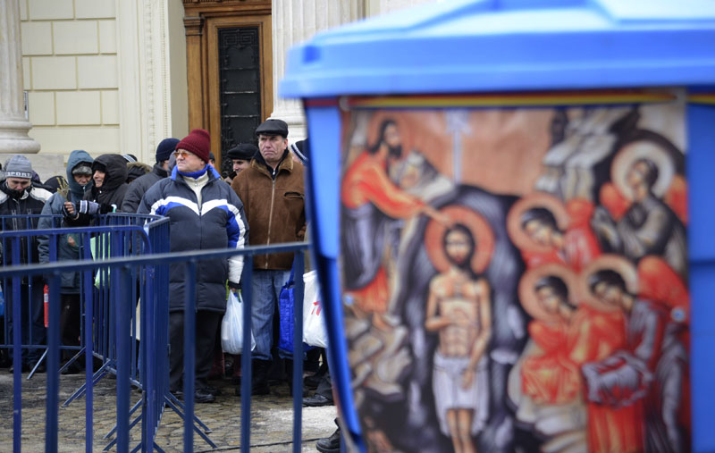 Creştinii ortodocşi sărbătoresc astăzi Botezul Domnului