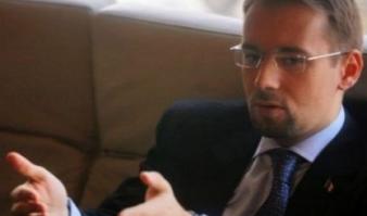 Sluga lui Fenechiu  îl atacă pe Geoană: Nu iau lecții de la slugile lui Vîntu