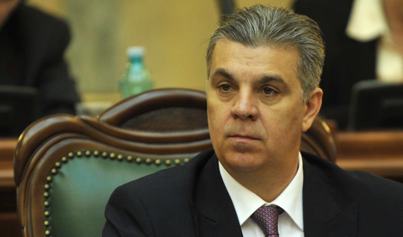 Lui Zgonea îi umblă gloanţele prin cap