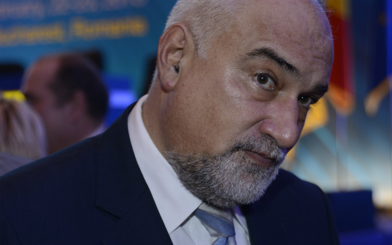 Cam cât de tâmpiţi consideră conducerea USR a fi membrii Academiei suedeze