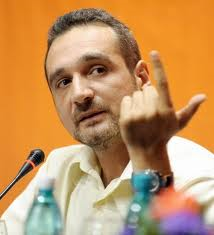 Profeţiile „Mamei Omida” a politicii încep să se adeverească în cazul Antena 3 – RTV – USL