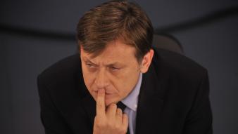 Antonescu: E o degradare să încerce tratative cu oameni care încearcă să obţină câteva funcţii
