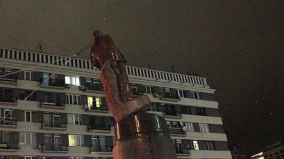 Record: În 5 zile, ucrainenii au pus la pământ 180 din monumentele lui Lenin
