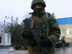 Mii de militari ruşi, mobilizaţi în Crimeea