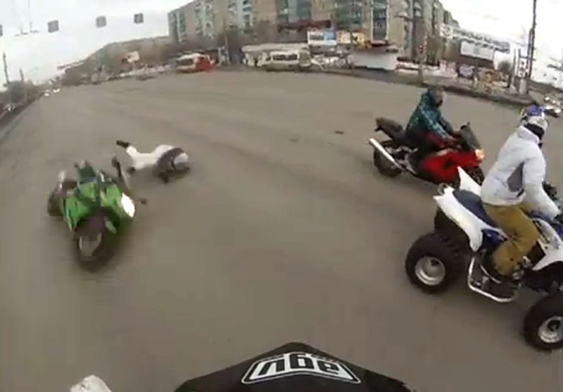 Când un motociclist uită să mai și frâneze