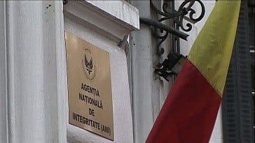ANI: 32 de parlamentari, incompatibili