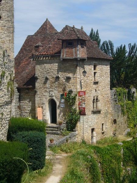 Casa de vacanţă a lui André Breton, subiect de controversă