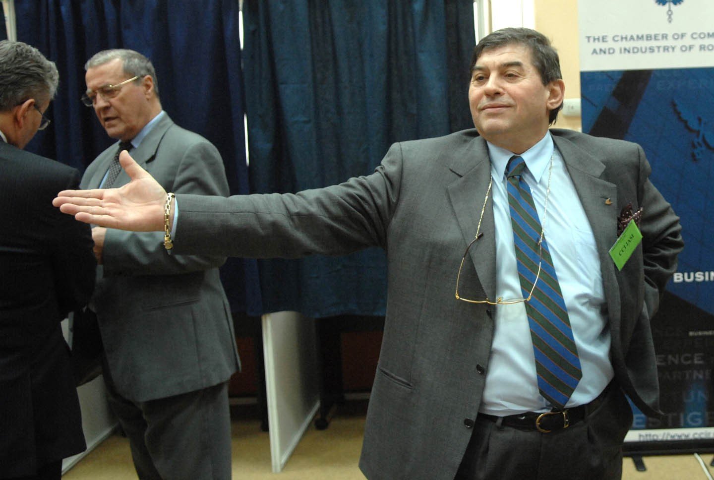 Creşterea şi descreşterea unui crai politic şi de afaceri numit Mişu Vlasov